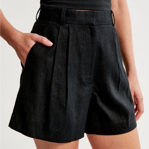 - Abercrombie & Fitch Sloane Tailored Linen Blend Short (S)
