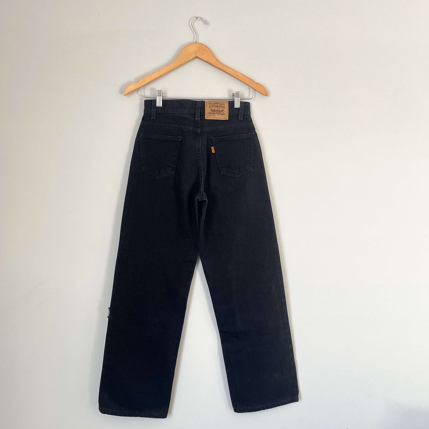 - Vintage 90s Levi’s Black Straight Leg Jeans (0/25W)