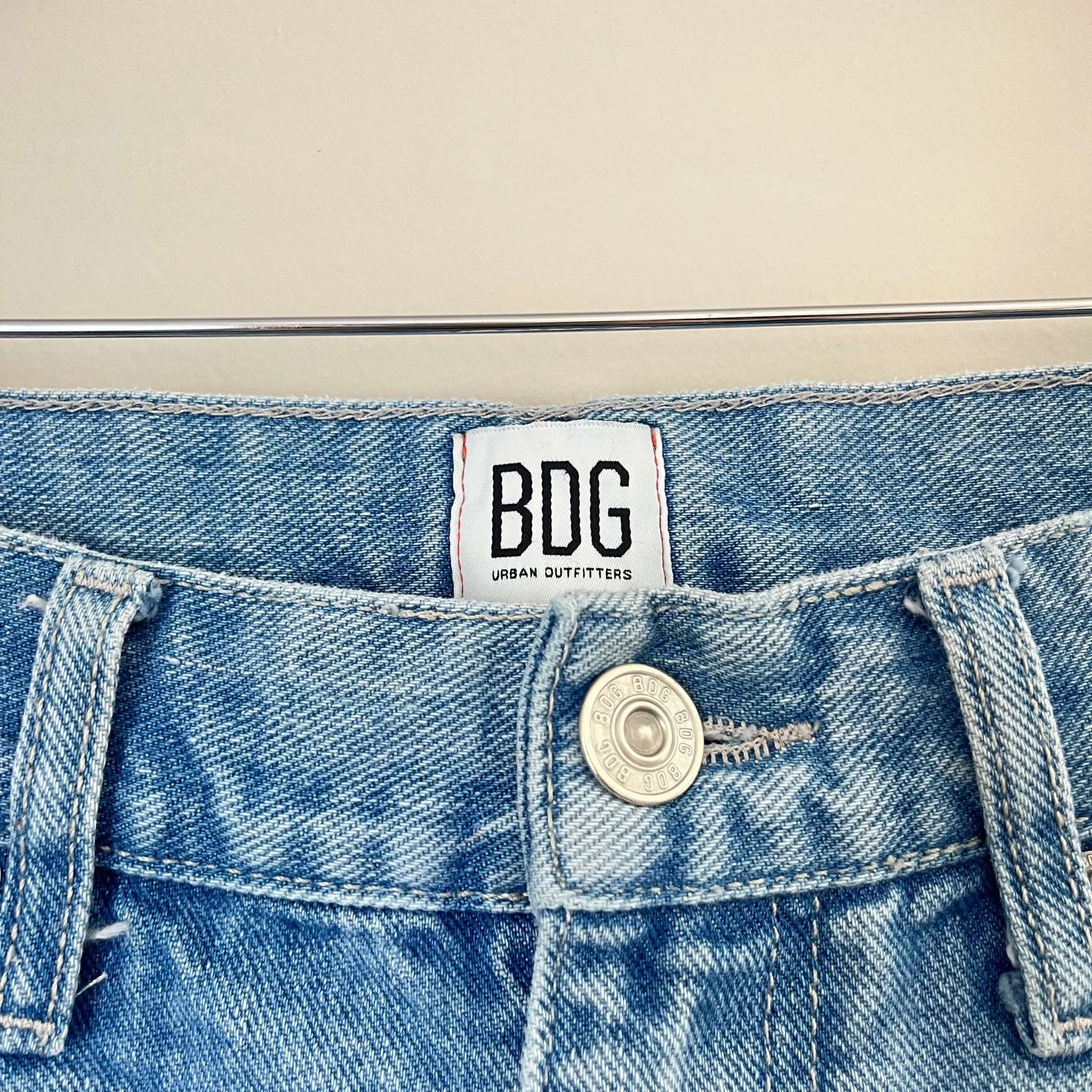 BDG High Rise Baggy Distressed Jeans Size 29W Medium Wash