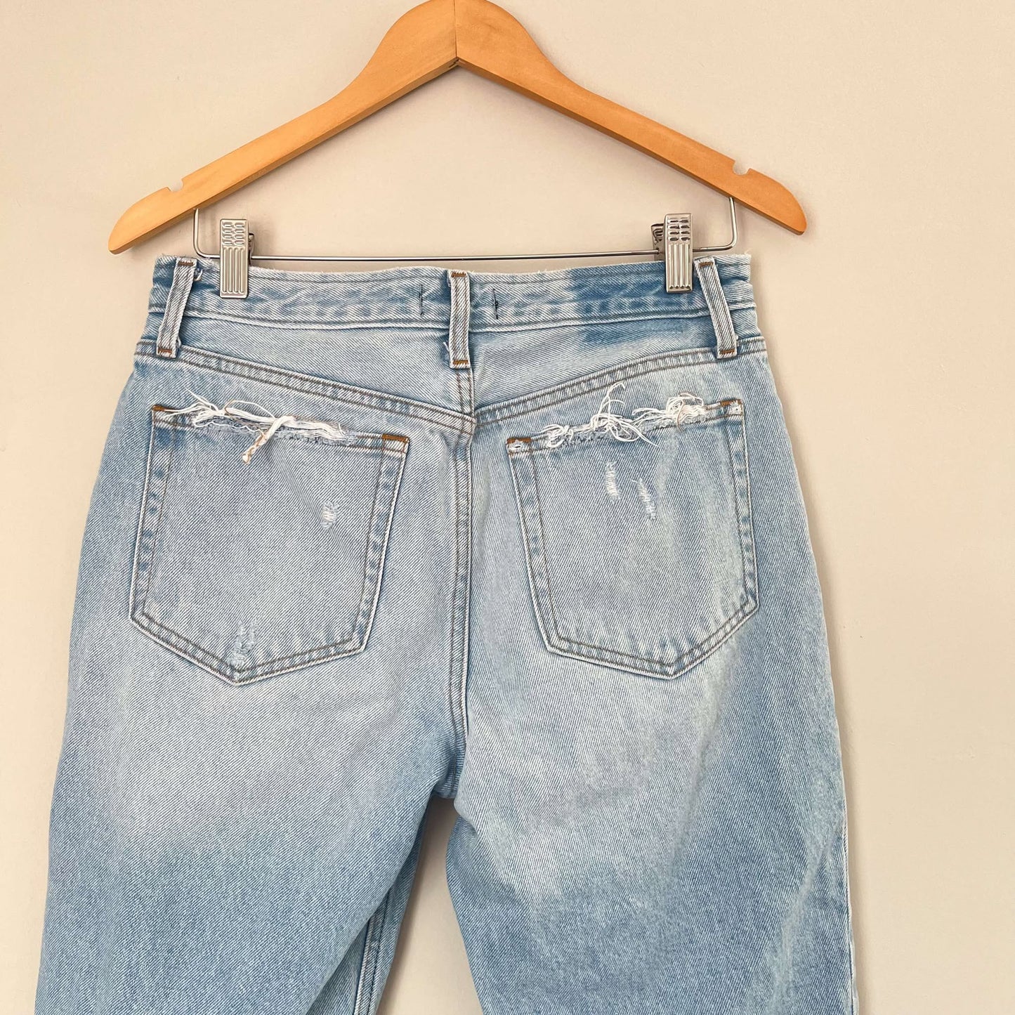 Abercrombie & Fitch Mom Jeans (8/29)