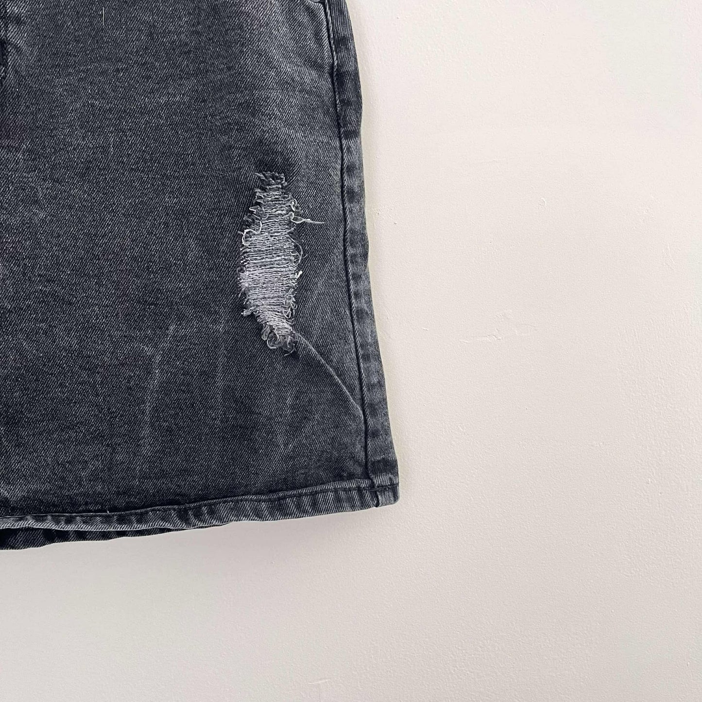 Mossimo Black Distressed Mini Skirt (12/31W)