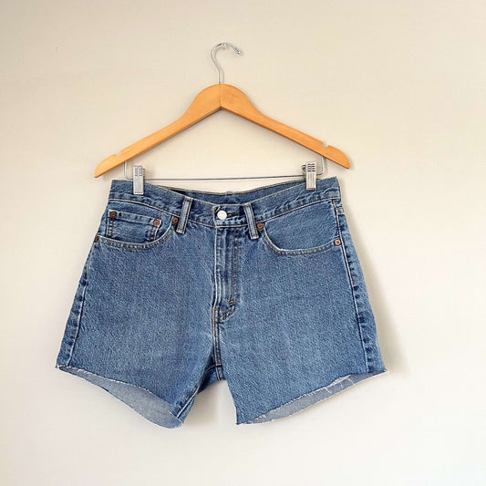 Levi’s 505 Mid Wash Cut Off Shorts (W31)