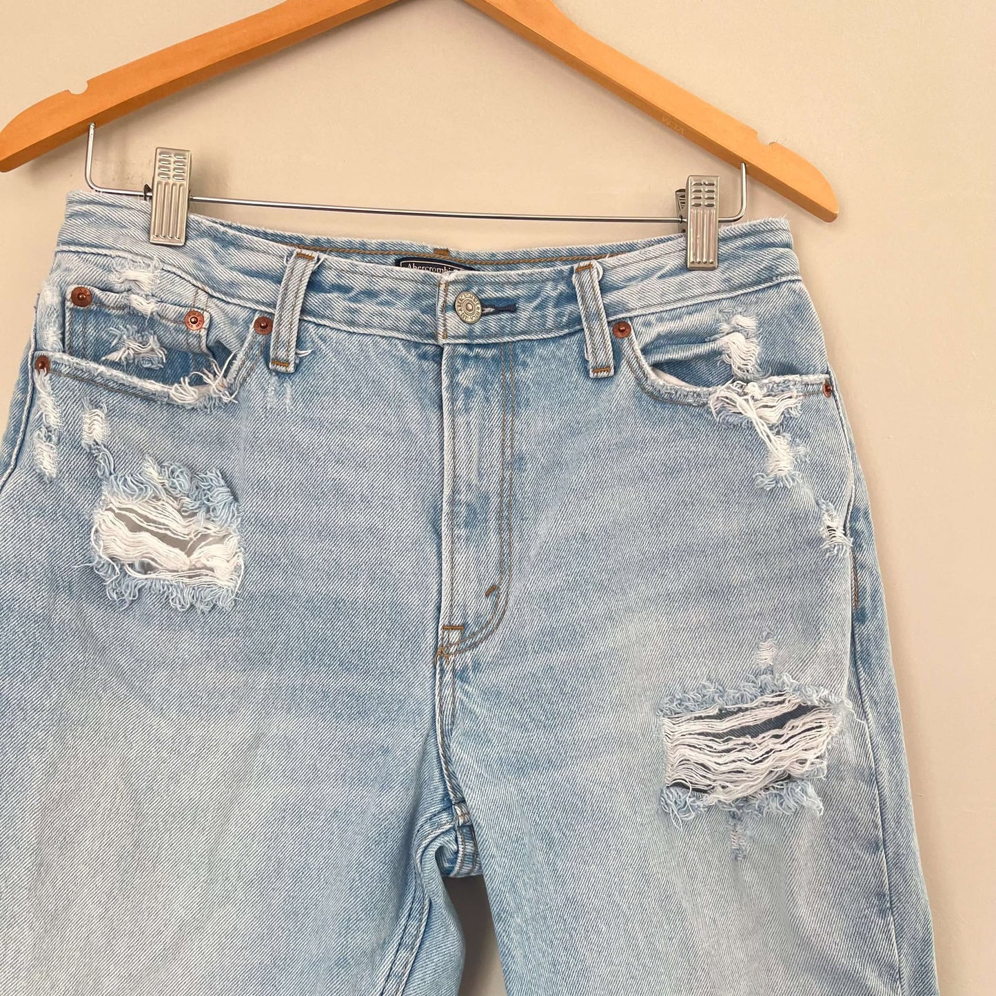 Abercrombie & Fitch Mom Jeans (8/29)