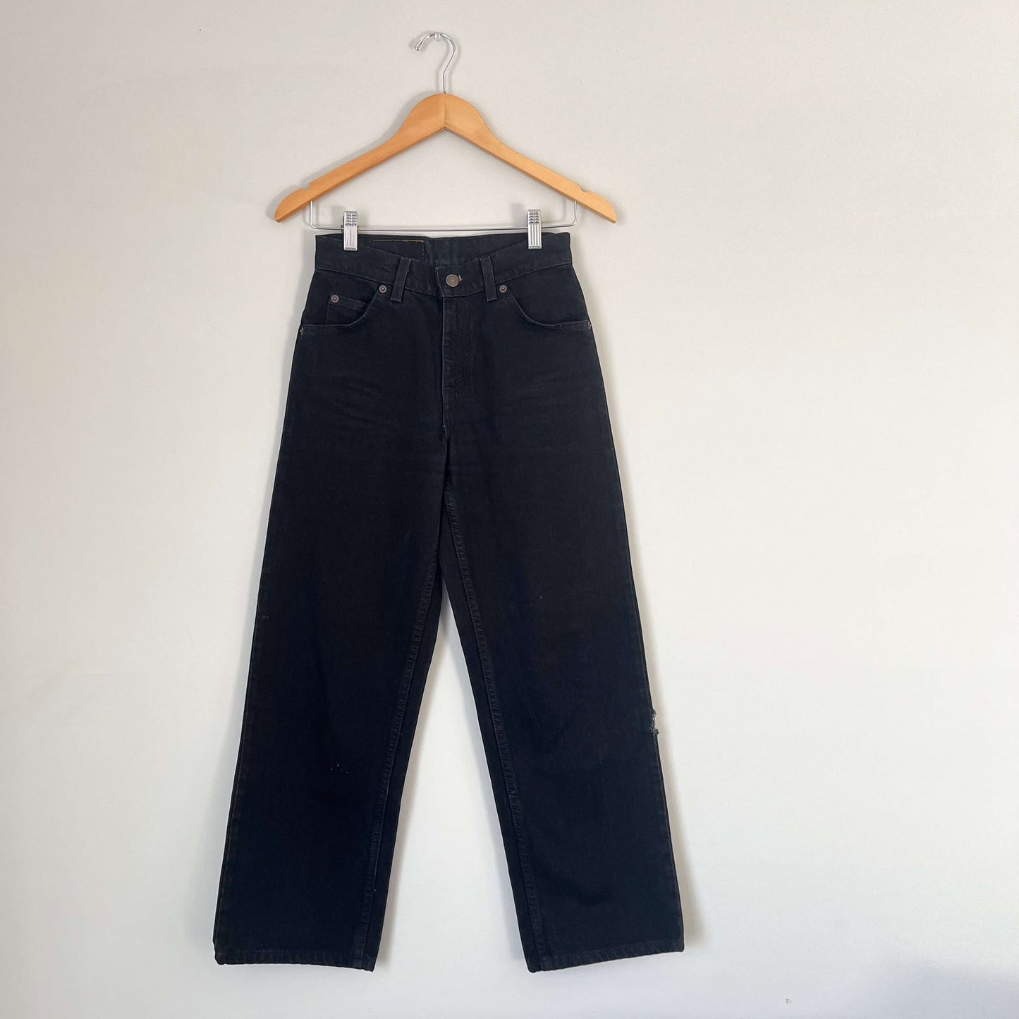 - Vintage 90s Levi’s Black Straight Leg Jeans (0/25W)