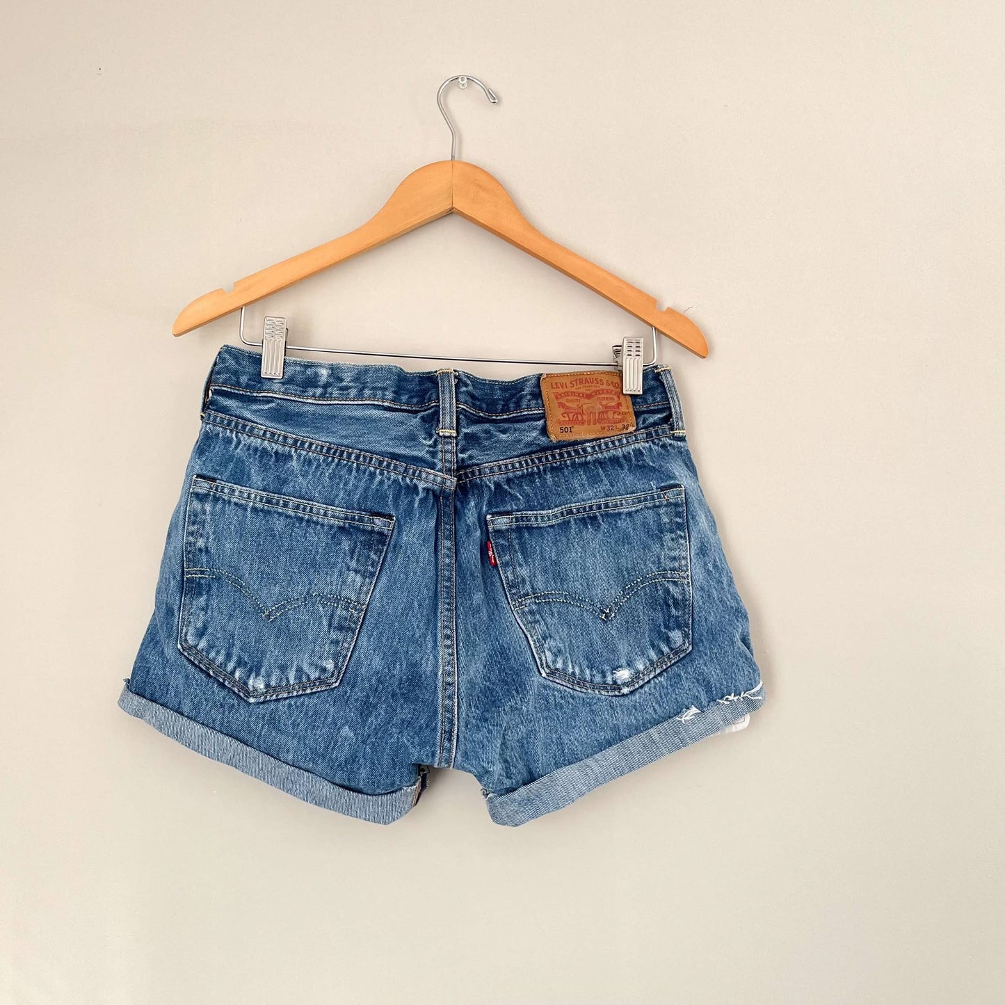 Levi’s 501 Dark Acid Wash Shorts (W32)