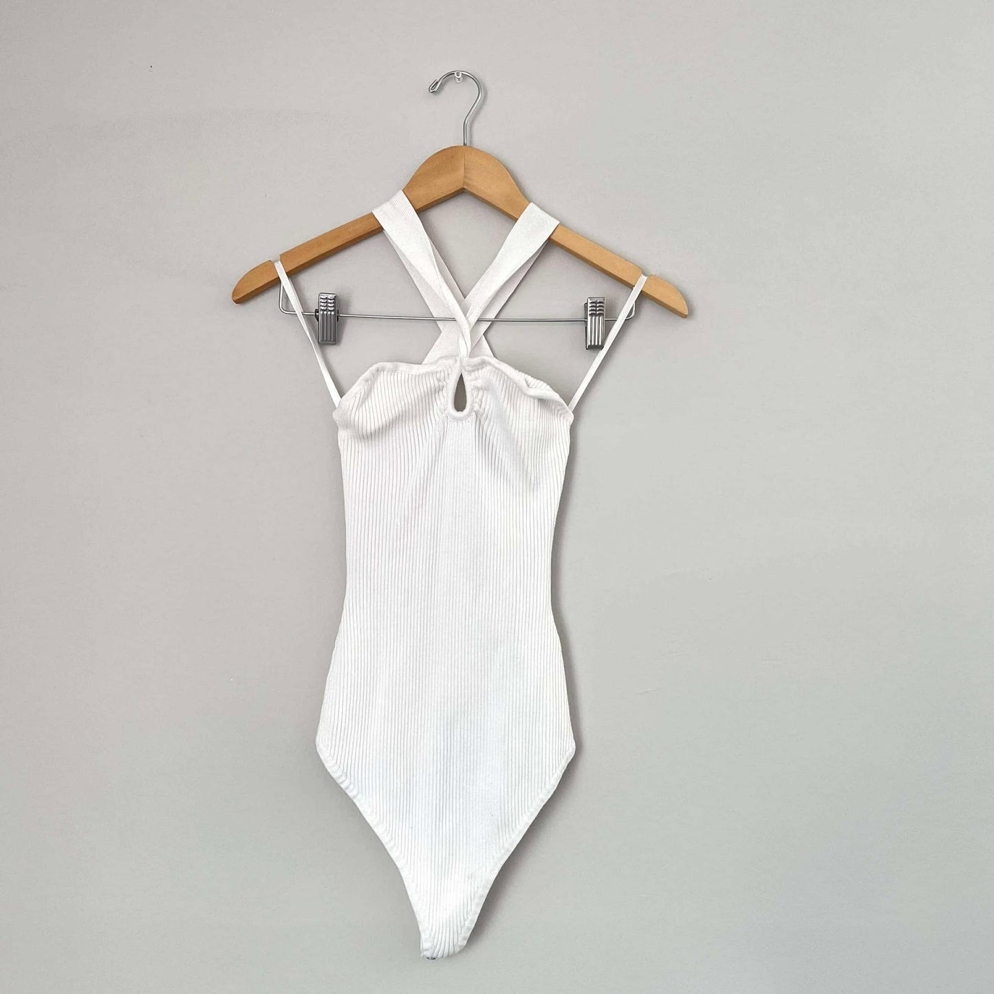 Abercrombie & Fitch White Ribbed Twist Halter Bodysuit (M)