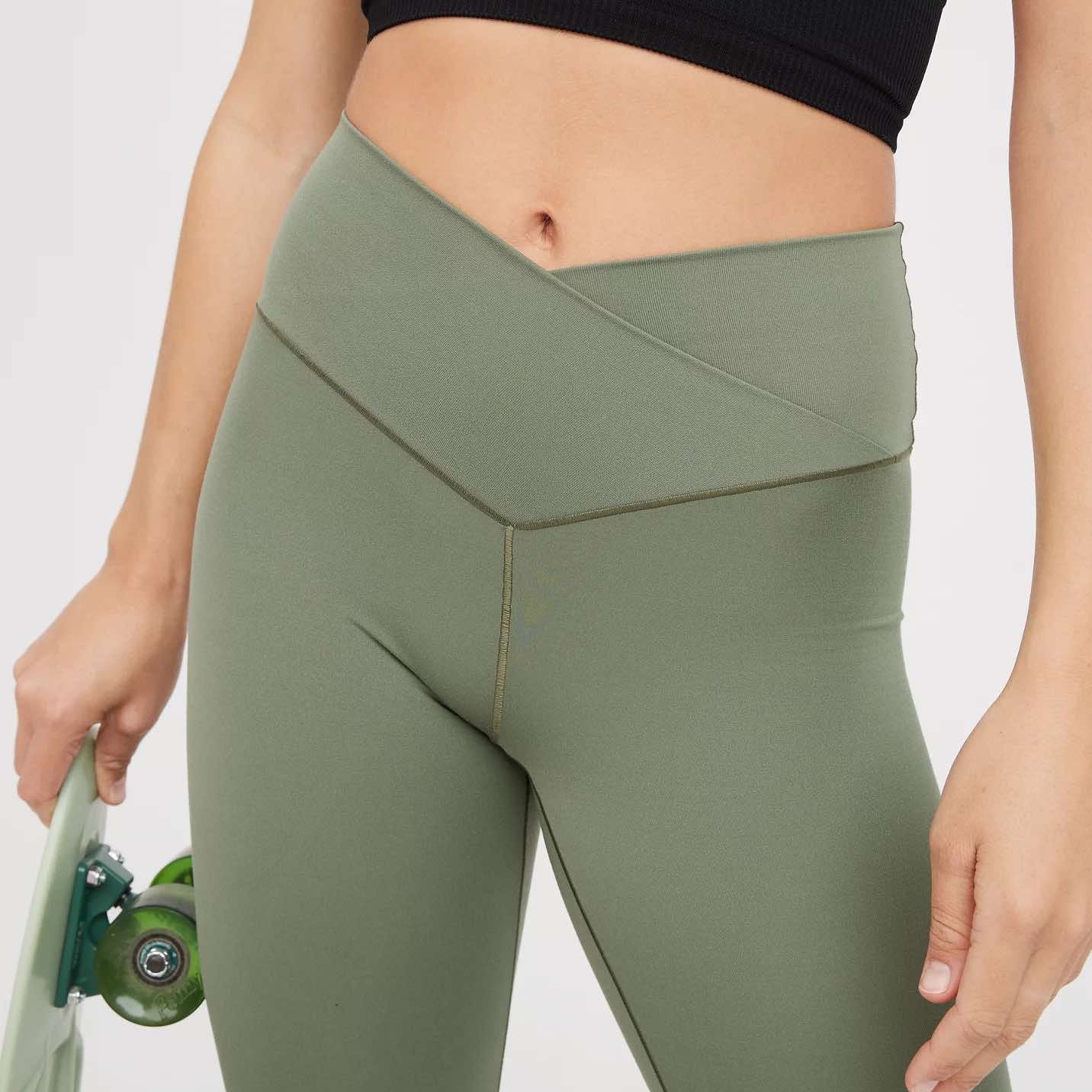 - Offline by Aerie High Rise Flare Green Leggings (XS)