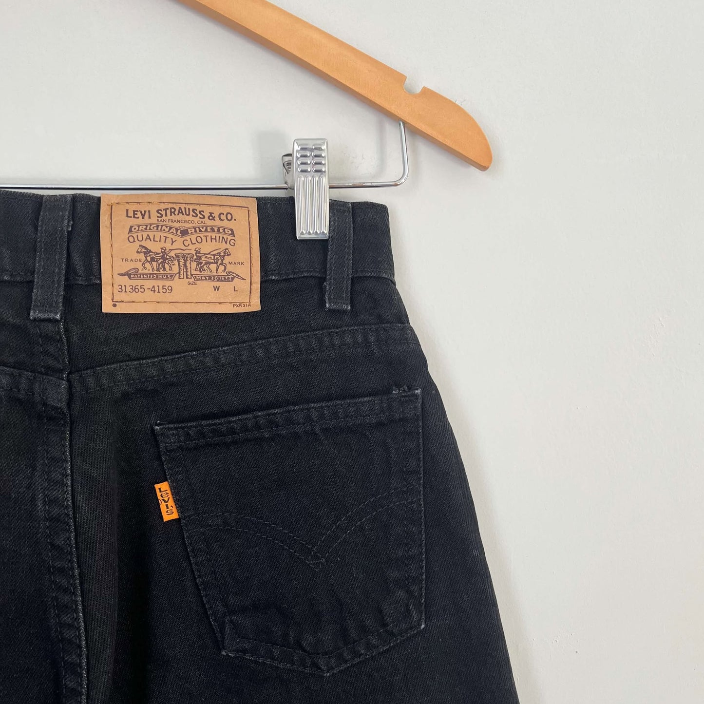 - Vintage 90s Levi’s Black Straight Leg Jeans (0/25W)