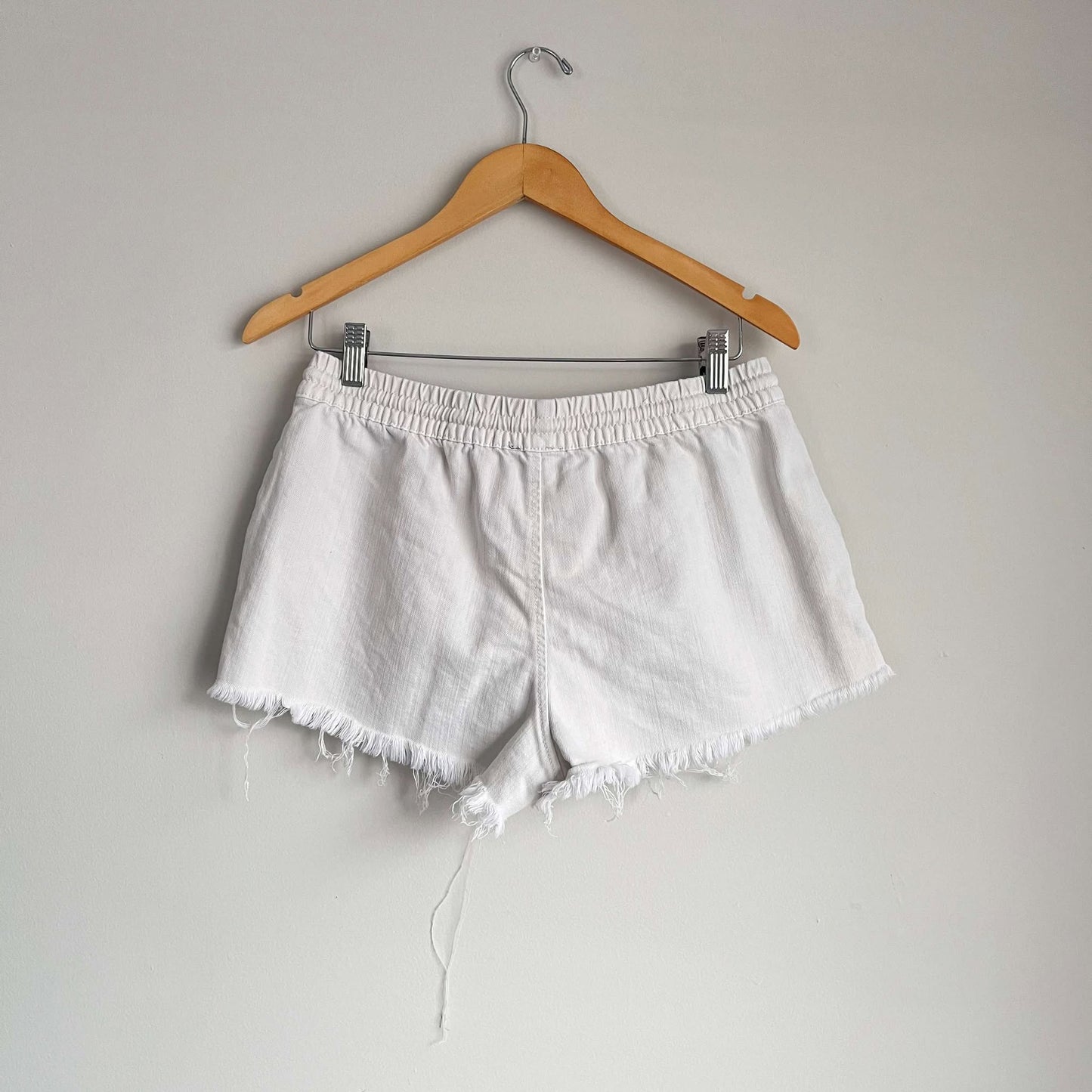 - Aerie White Denim Shorts Raw Fringe Hem (M)