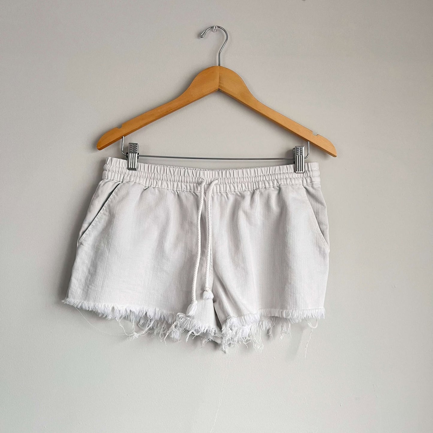 - Aerie White Denim Shorts Raw Fringe Hem (M)