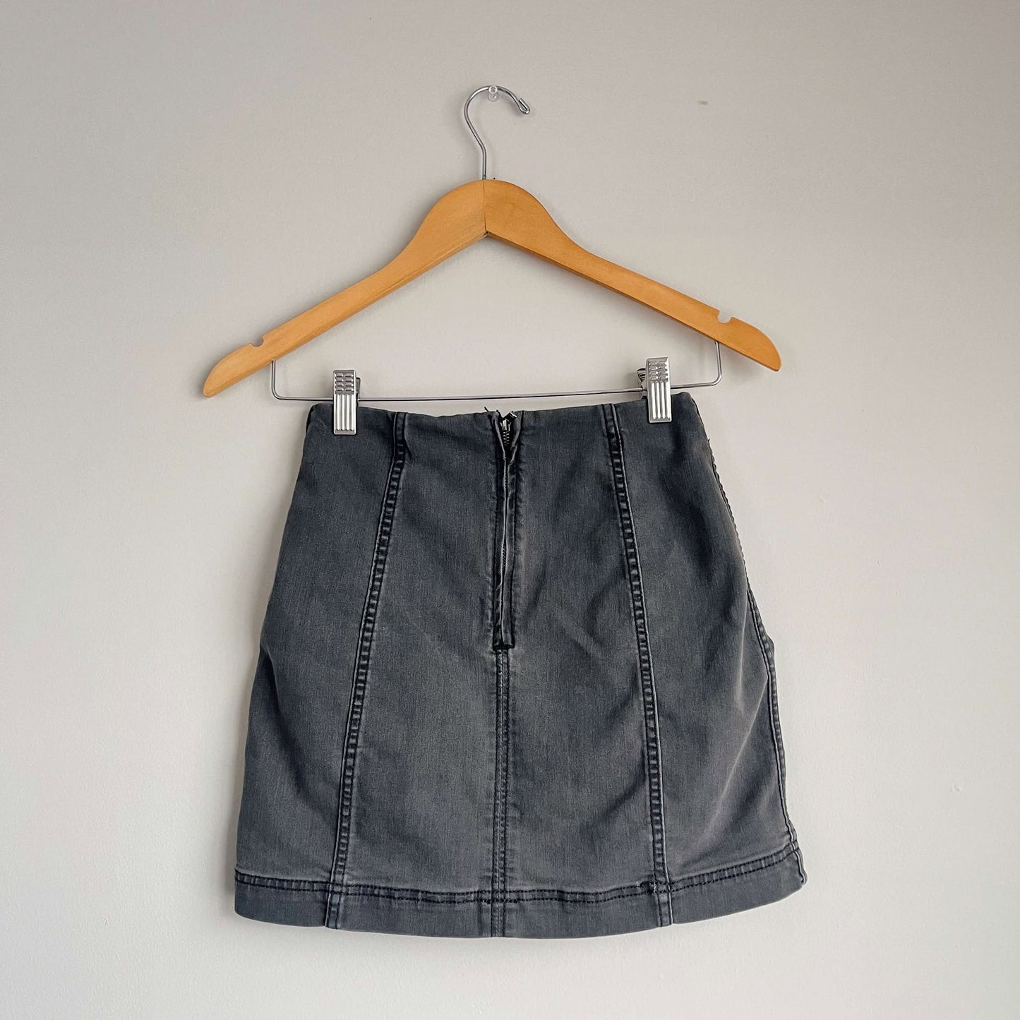 - Free People Modern Femme Gray Denim Mini Skirt Size 0