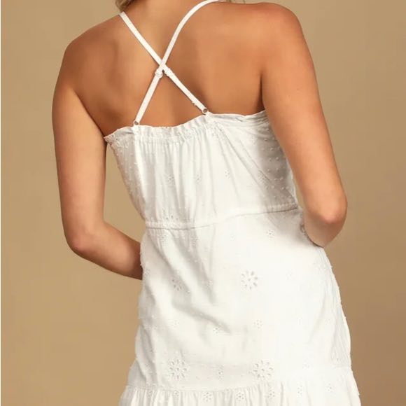 - Lulu’s White Perfect Summer Day Eyelet Lace Mini Dress (M)