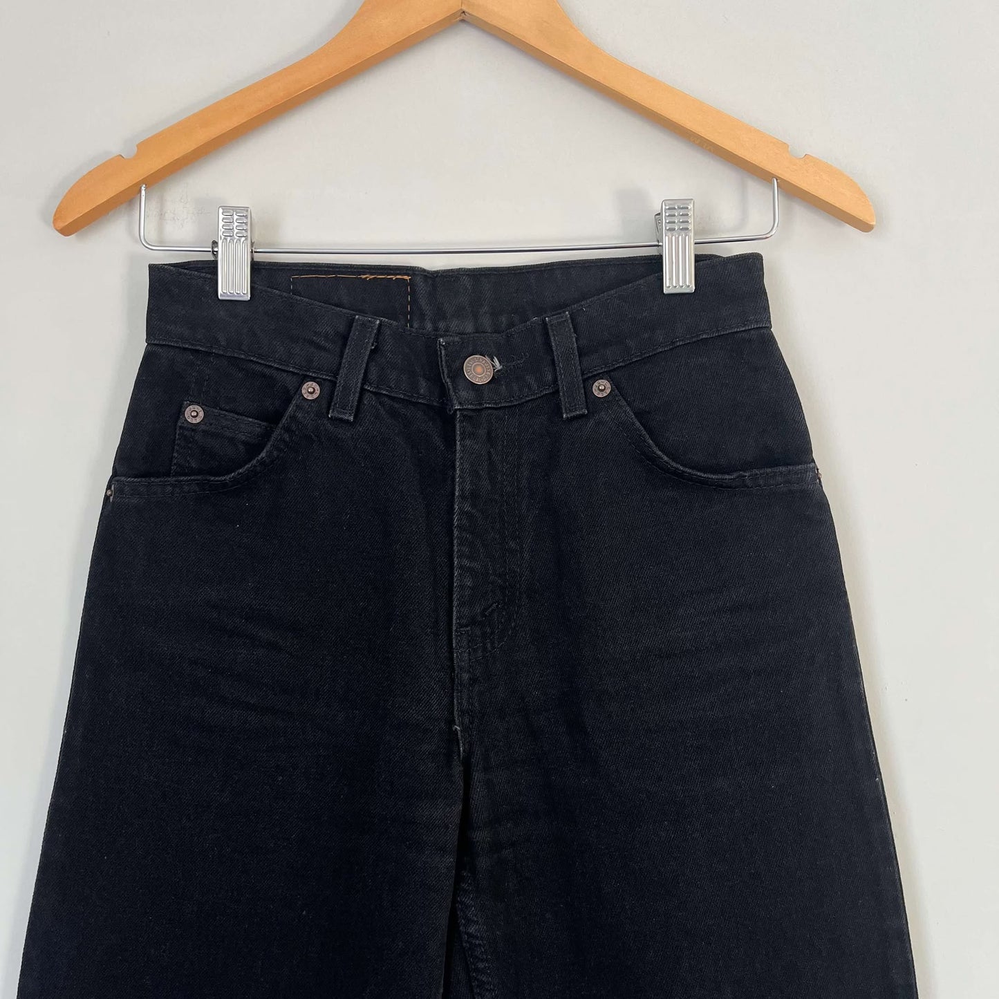 - Vintage 90s Levi’s Black Straight Leg Jeans (0/25W)