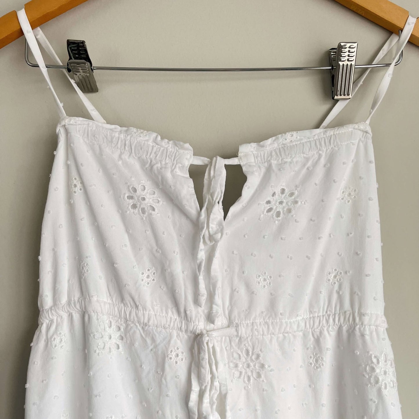 - Lulu’s White Perfect Summer Day Eyelet Lace Mini Dress (M)