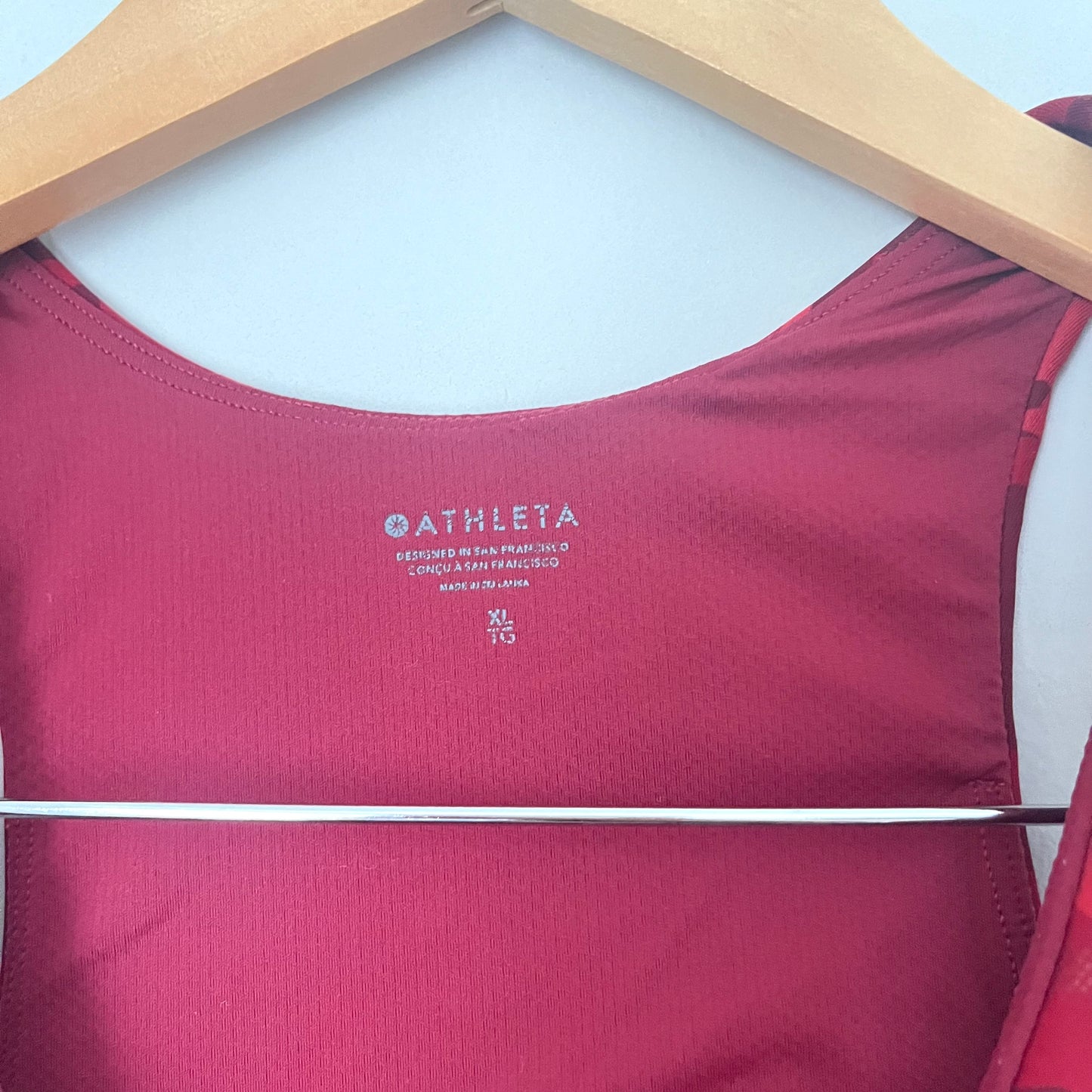 - Athleta Red Camo Ultimate Printed Crop Top Sports Bra (XL)